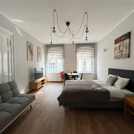 Adm Polwiejska 16 Daire